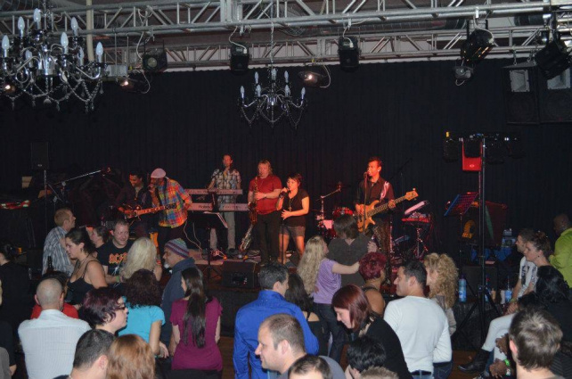 FREAKOUT 6 COVER BAND — photo 5