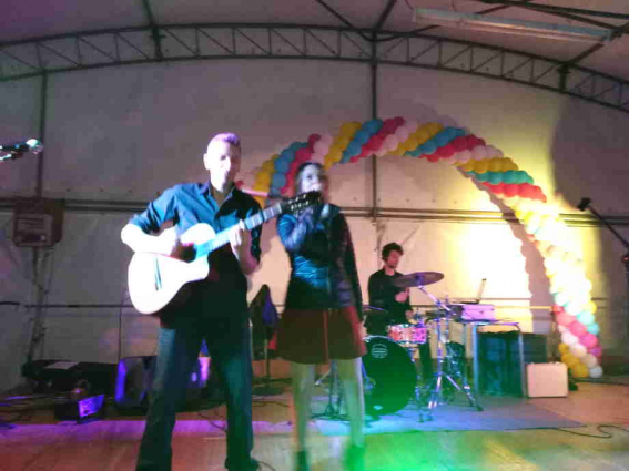 Movida Club Latin pop live band — photo 4