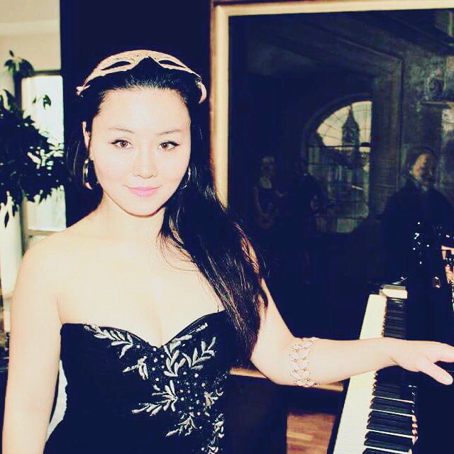Elva Bai — photo 6