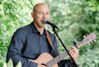 Dave Curl - Sympathischer Singer-Songwriter für ihren Event