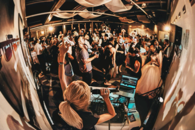 Einzigartige Kombination aus DJ &amp;amp; Live Gesang für Euer Event! — photo 7